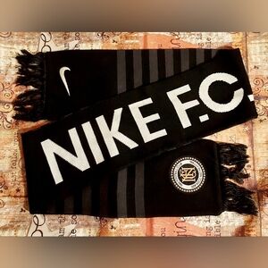 *Rare* Unisex Nike Football Club Reversible Black & Gray Scarf Latin Motto